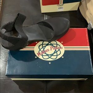 🎉🎉 Sale Hocus Pocus walking shoes (2 pair)